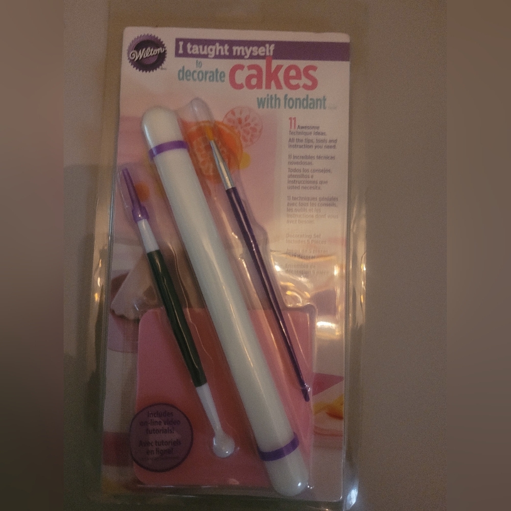 Wilton cake kit